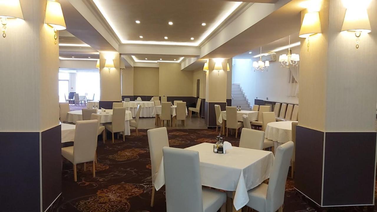 Hotel Story Târgu Jiu Екстериор снимка