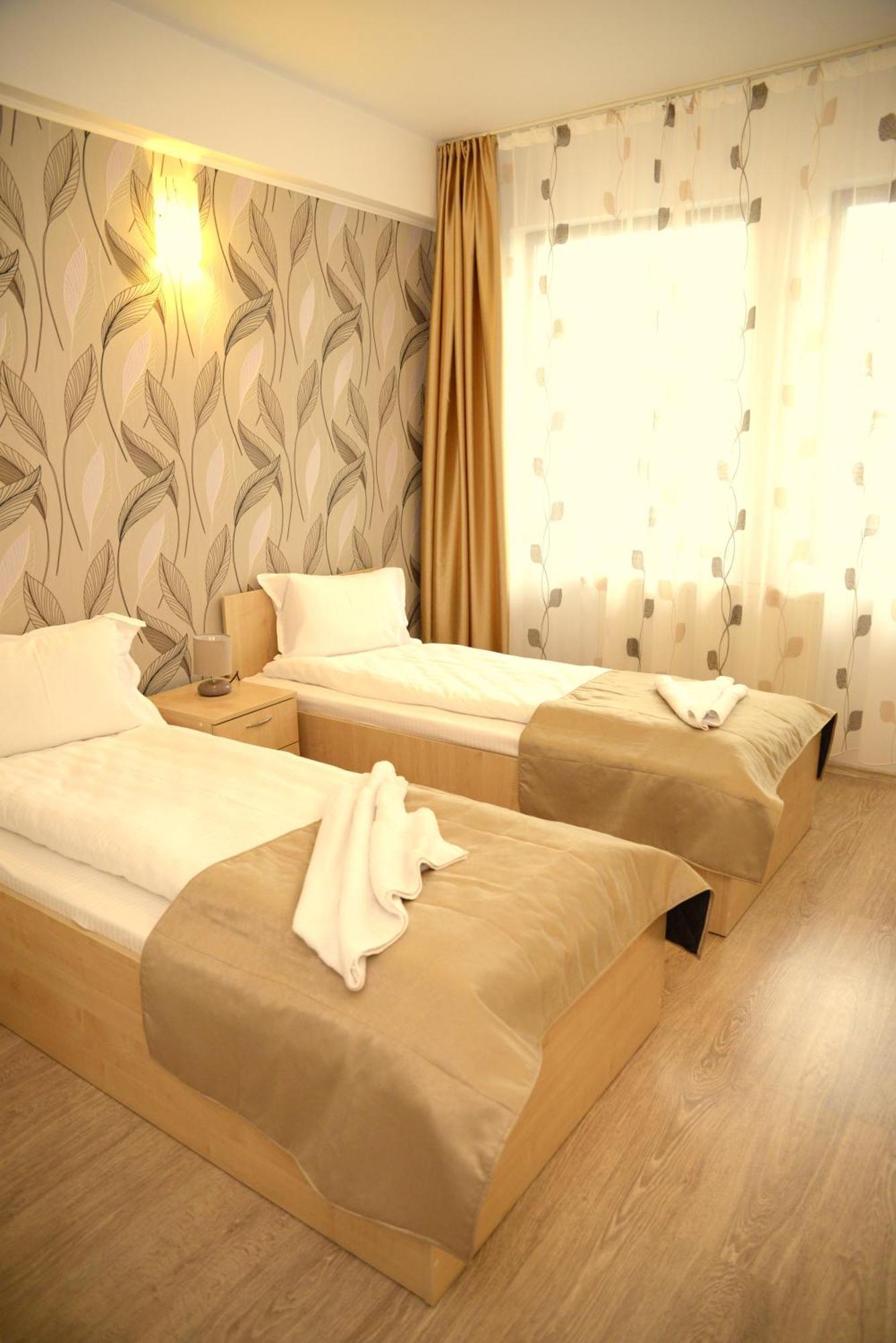 Hotel Story Târgu Jiu Стая снимка